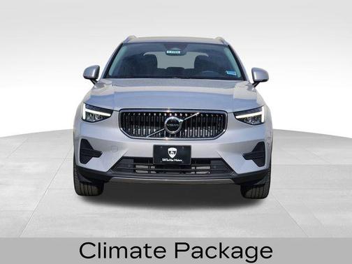 Silver 2025 Volvo XC40 B5 Core Bright Theme