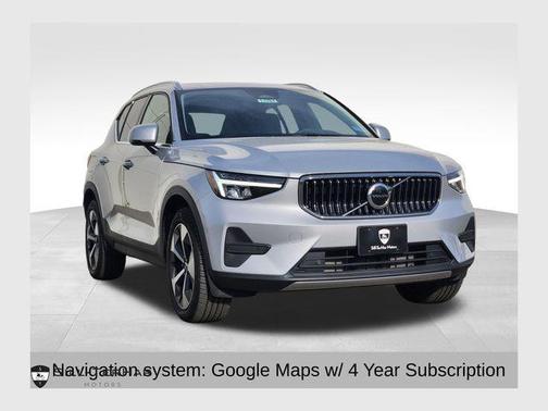 Silver 2025 Volvo XC40 B5 Core Bright Theme