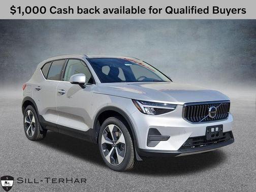 2025 Volvo XC40 B5 Core Bright Theme