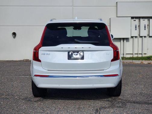 2024 Volvo XC90 Recharge Plug-In Hybrid T8 Plus Bright Theme 7 Passenger