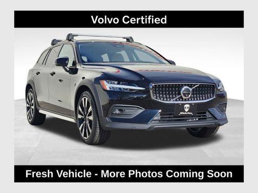 2026 Volvo V60 Cross Country B5 Ultra