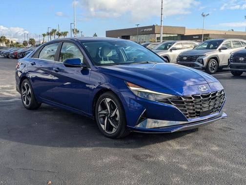 2023 Hyundai ELANTRA Limited