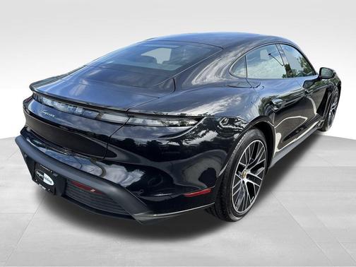 2022 Porsche Taycan Base