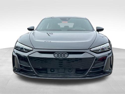 2023 Audi RS e-tron GT Base