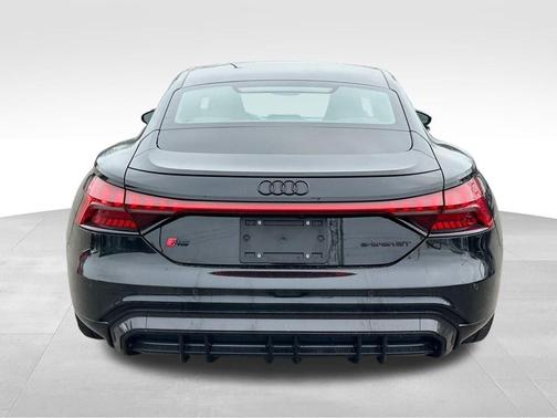 2023 Audi RS e-tron GT Base
