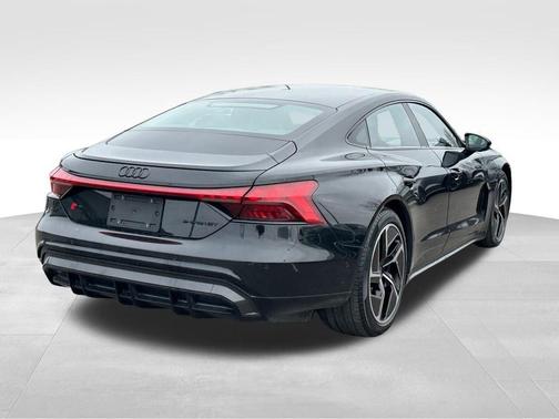 2023 Audi RS e-tron GT Base