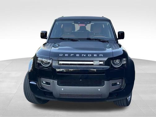 2023 Land Rover Defender SE