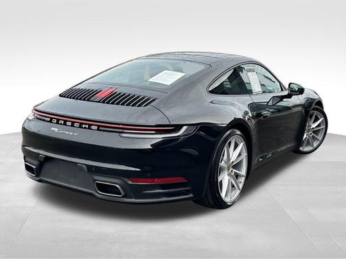 2024 Porsche 911 Carrera 4