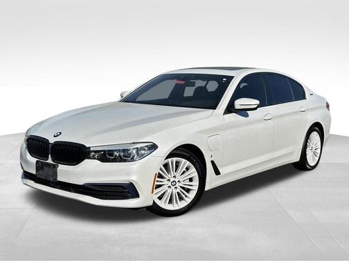 Mineral White Metallic 2019 BMW 530e xDrive iPerformance