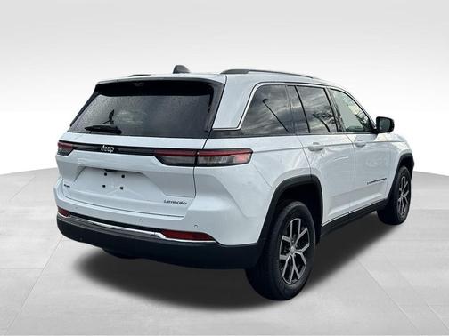 Bright White Clearcoat 2024 Jeep Grand Cherokee Limited
