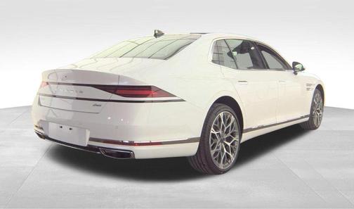 Uyuni White 2026 Genesis G90 3.5T e-SC