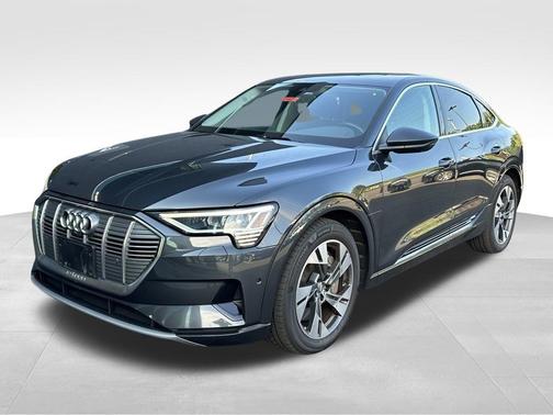 2020 Audi e-tron Premium Plus