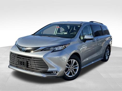 2023 Toyota Sienna XLE