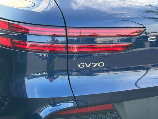 2025 Genesis GV70 2.5T