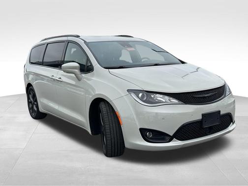 2019 Chrysler Pacifica Touring-L Plus