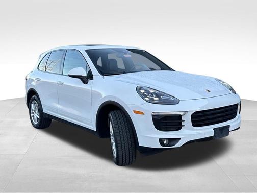 White 2016 Porsche Cayenne Base