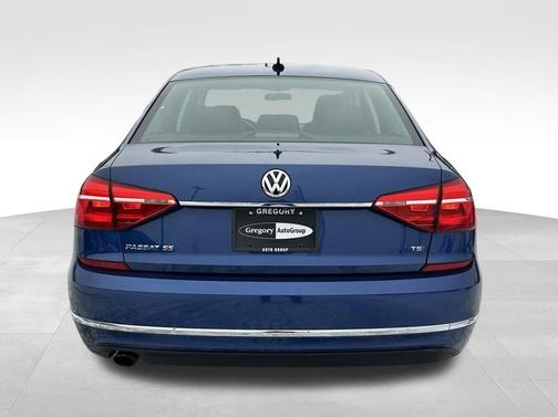 2016 Volkswagen Passat 1.8T SE