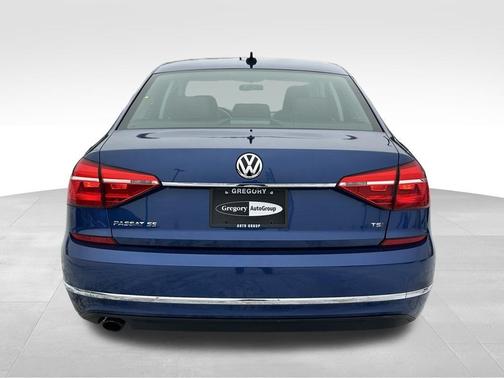 2016 Volkswagen Passat 1.8T SE