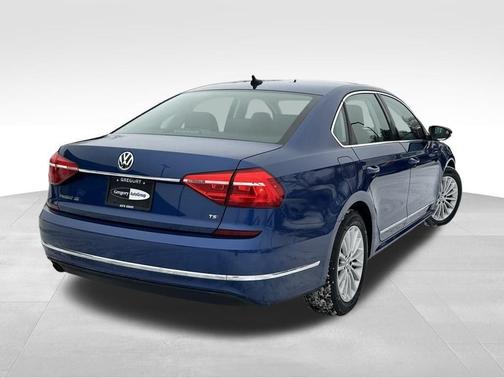 2016 Volkswagen Passat 1.8T SE