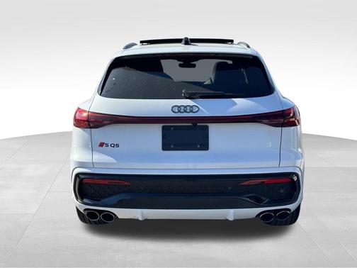Glacier White Metallic 2025 Audi SQ5 3.0T quattro Premium