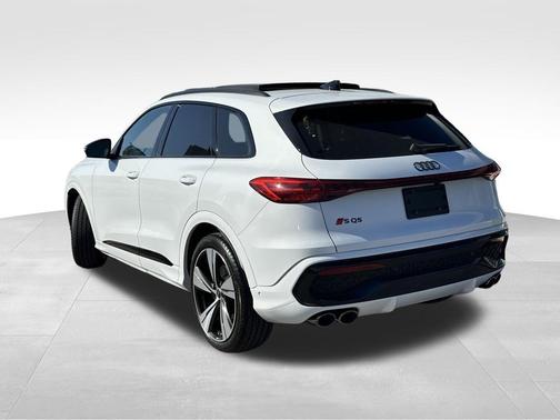 Glacier White Metallic 2025 Audi SQ5 3.0T quattro Premium