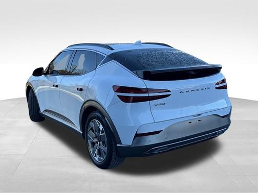 2024 Genesis GV60 Standard