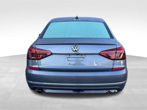 2017 Volkswagen Passat 1.8T R-Line