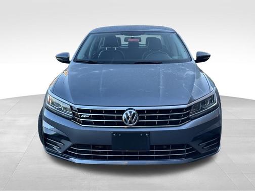 2017 Volkswagen Passat 1.8T R-Line