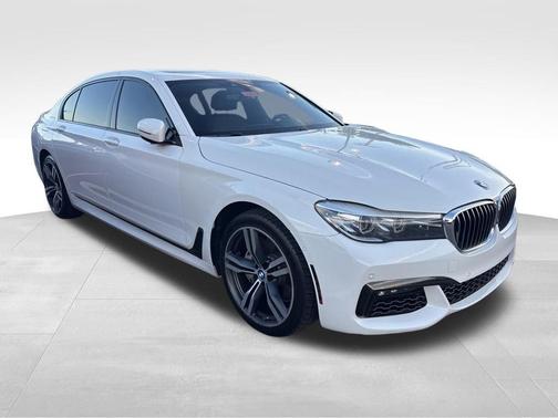 Alpine White 2019 BMW 740 i