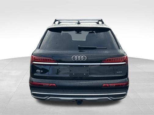 Mythos Black Metallic 2023 Audi Q7 55 Premium Plus