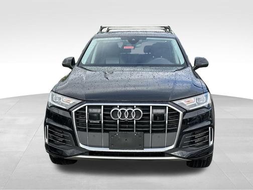 Mythos Black Metallic 2023 Audi Q7 55 Premium Plus