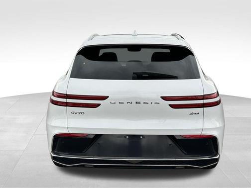 Uyuni White 2026 Genesis GV70 2.5T Advanced