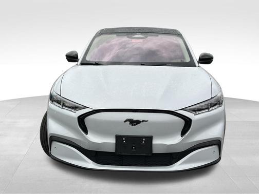 Space White Metallic 2021 Ford Mustang Mach-E Premium