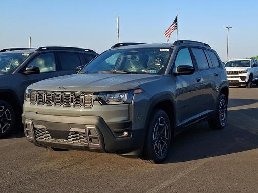 Sting Gray Clearcoat 2026 Jeep Cherokee LAREDO/LIMITED