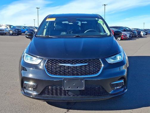 2024 Chrysler Pacifica Touring-L