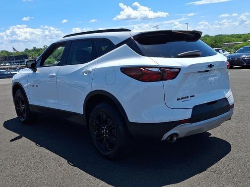 Summit White 2022 Chevrolet Blazer 2LT