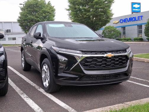 2025 Chevrolet Trax LS