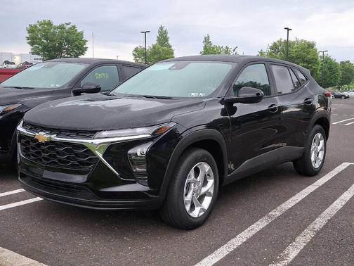 2025 Chevrolet Trax LS