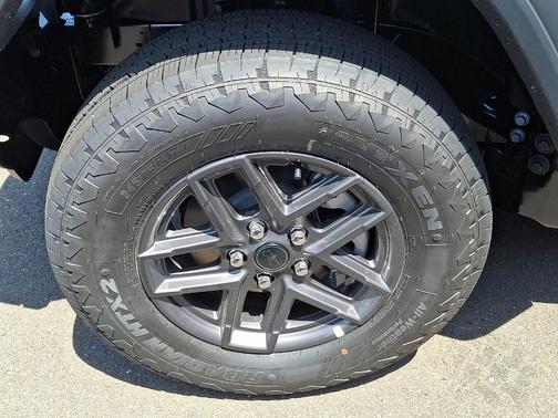 Black Clearcoat 2026 Jeep Wrangler 85th Anniversary