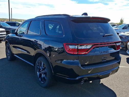 DB Black Clearcoat 2026 Dodge Durango GT Plus HEMI V8