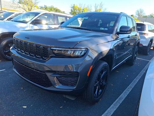 2025 Jeep Grand Cherokee Laredo