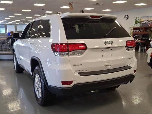 2020 Jeep Grand Cherokee Laredo