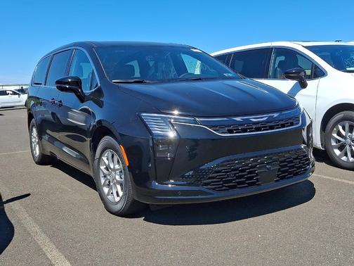 Diamond Black 2027 Chrysler Pacifica SELECT