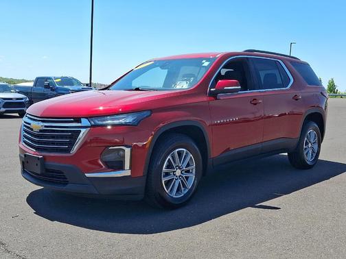 Radiant Red Tintcoat 2023 Chevrolet Traverse LT Cloth