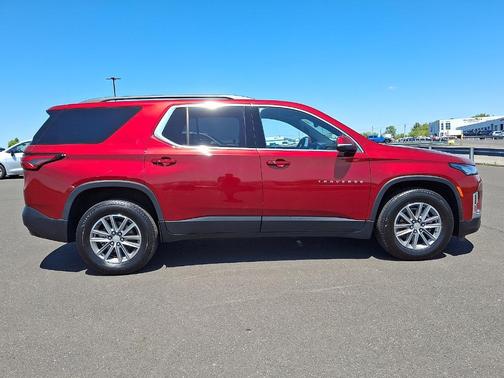 Radiant Red Tintcoat 2023 Chevrolet Traverse LT Cloth