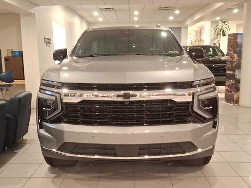 2025 Chevrolet Suburban LS