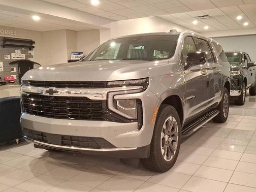 2025 Chevrolet Suburban LS
