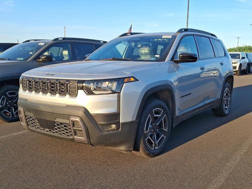 Silver Zynith Clearcoat 2026 Jeep Cherokee LAREDO/LIMITED