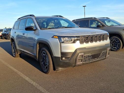 Silver Zynith Clearcoat 2026 Jeep Cherokee LAREDO/LIMITED