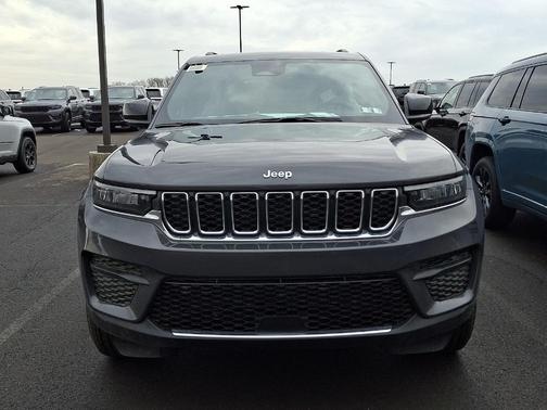 Metallic 2026 Jeep Grand Cherokee Altitude 4x4